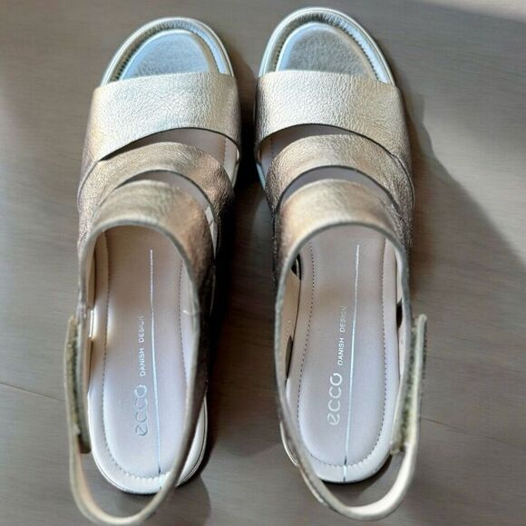 ECCO Shape Wedge Peep Toe Pebbled Leather Sandal Metallic 40 - Picture 3 of 10